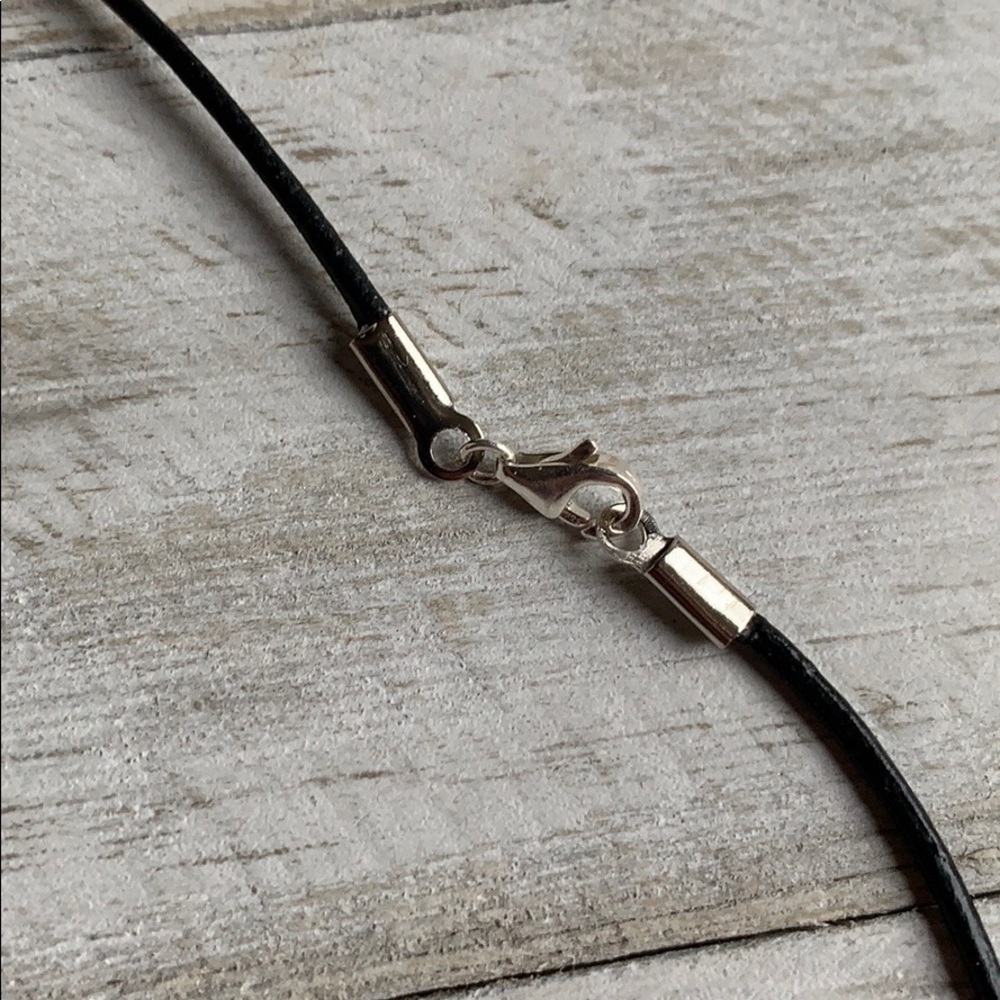 Gunmetal Crystal & Leather Cord Necklace NEW - Picture 4 of 4
